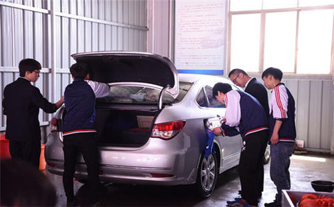 汽車檢測(cè)與維修實(shí)訓(xùn)課