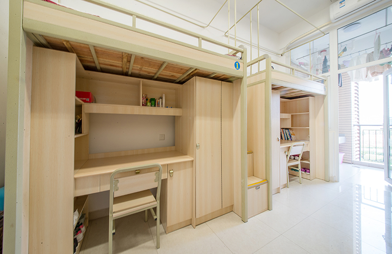 學(xué)生宿舍（電視、空調(diào)、WiFi、熱水齊全）